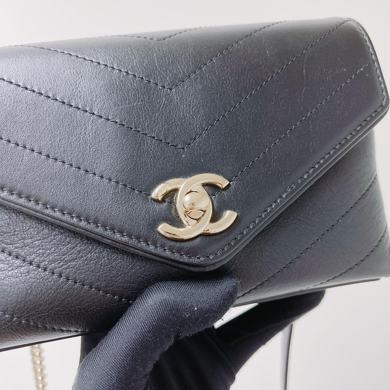 Chanel Black Chevron Quilted Leather Coco Waist Belt Bag Chanel