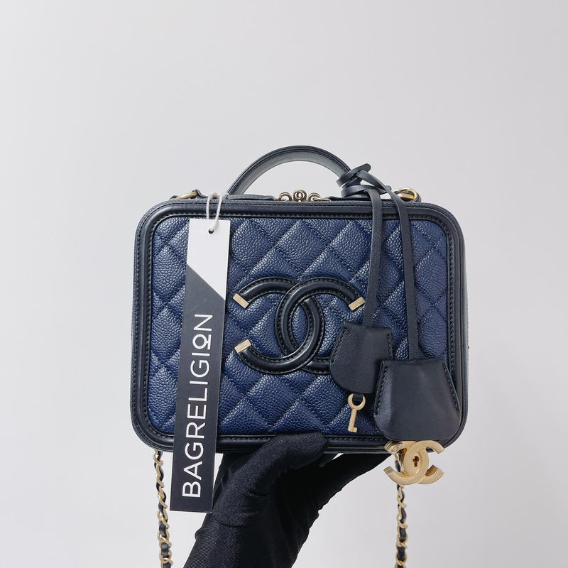 CHANEL Caviar Quilted Medium CC Filigree Vanity Case w/ Padlock Navy Blue  TP01,  in 2023