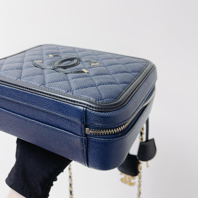 CC Filigree Medium Caviar Quilted Vanity Case Blue/Black