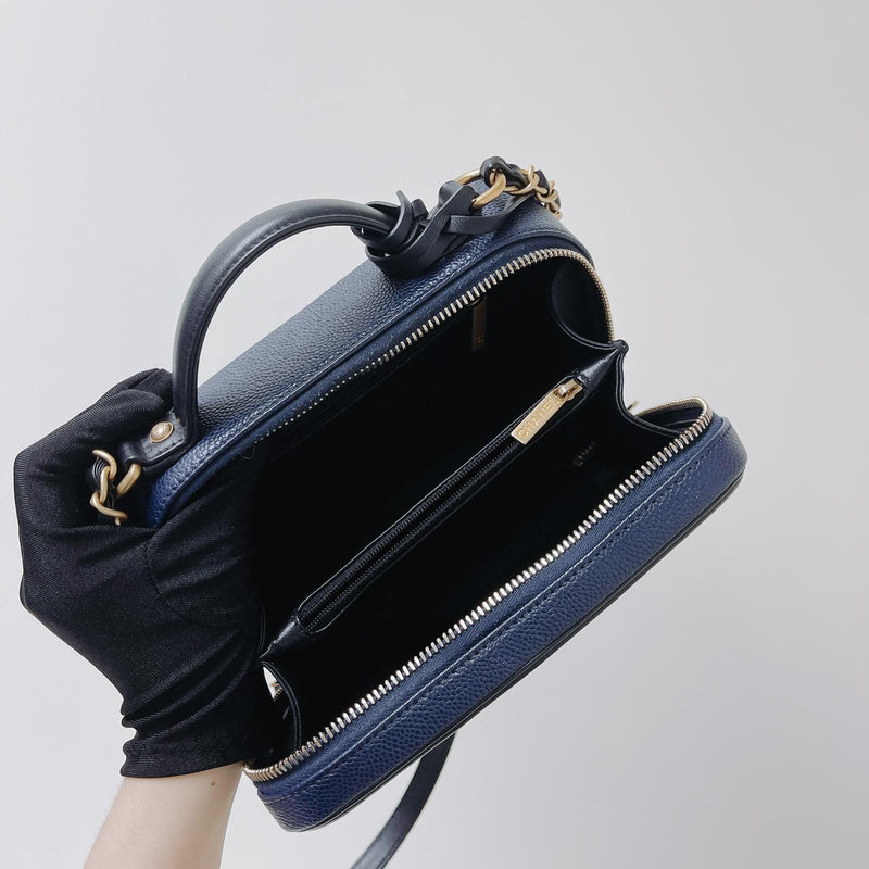 CC Filigree Medium Caviar Quilted Vanity Case Blue/Black
