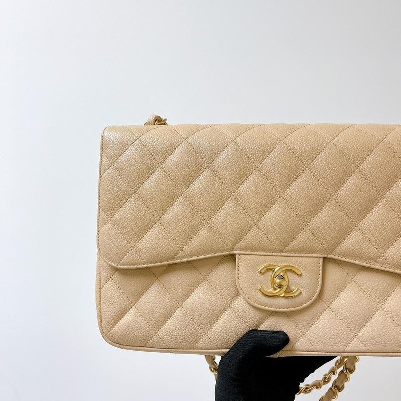 Double Flap Jumbo Caviar Beige GHW