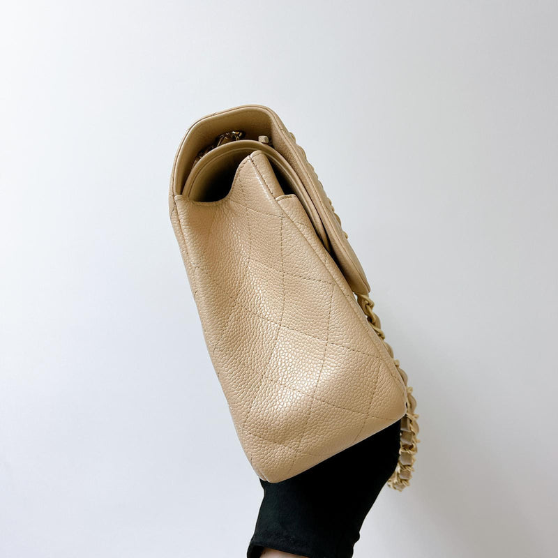 Double Flap Jumbo Caviar Beige GHW