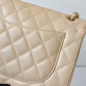 Double Flap Jumbo Caviar Beige GHW