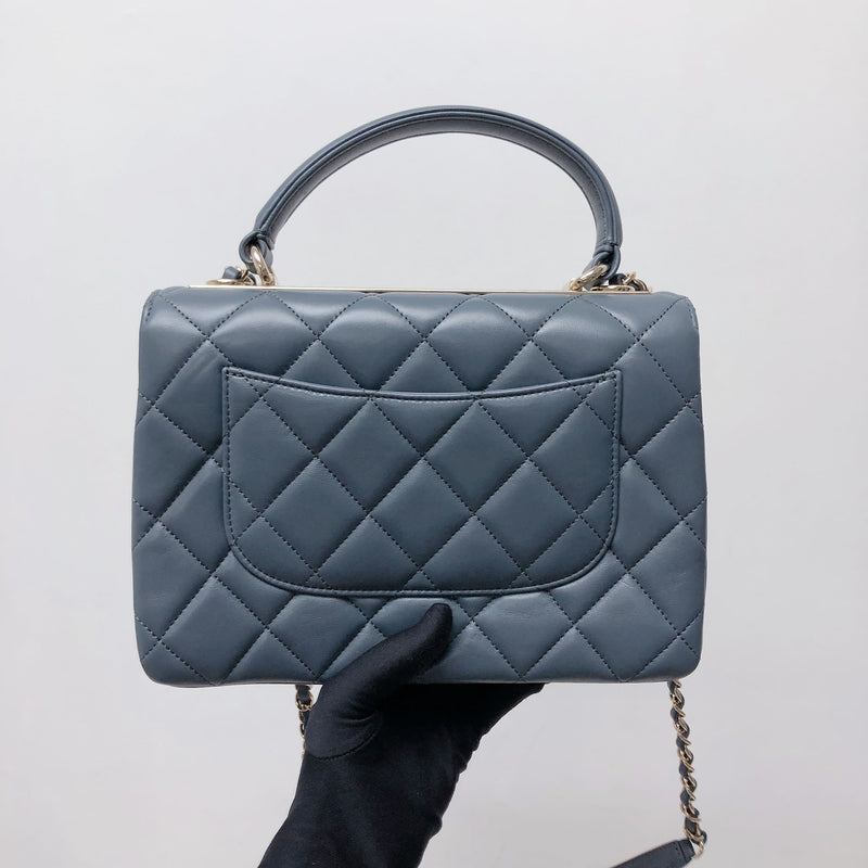 Trendy cc flap leather handbag Chanel Grey in Leather - 33516048