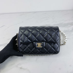 Pearl Logo Chain Small Lambskin Black GHW