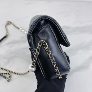Pearl Logo Chain Small Lambskin Black GHW