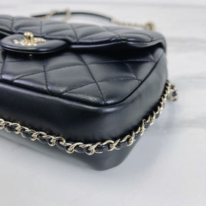 Pearl Logo Chain Small Lambskin Black GHW