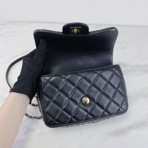 Pearl Logo Chain Small Lambskin Black GHW