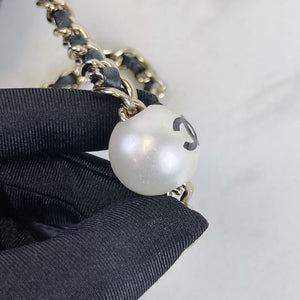 Pearl Logo Chain Small Lambskin Black GHW
