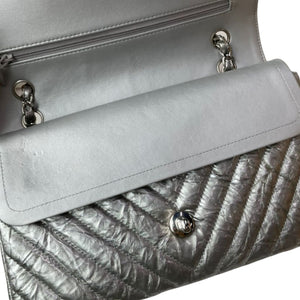Chevron Double Flap Medium Crumpled Calfskin Silver SHW
