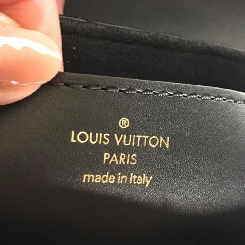 LOUIS VUITTON New Wave Chain Bag GM Black Cowhide