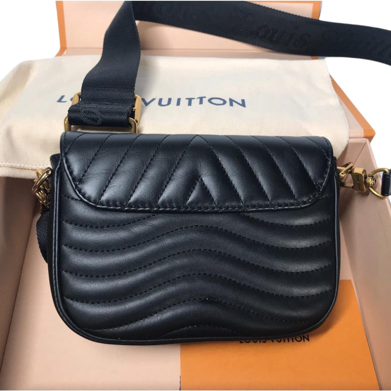 LOUIS VUITTON New Wave Multi Pochette Leather Chain Shoulder Bag Light