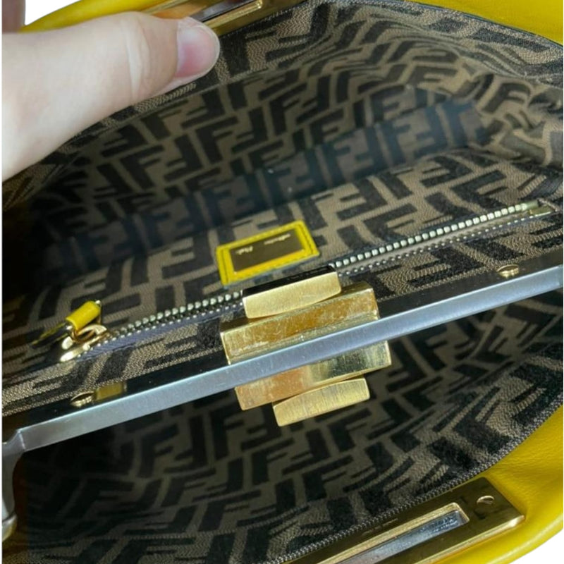 Medium Peekaboo Iconic Yellow SHW