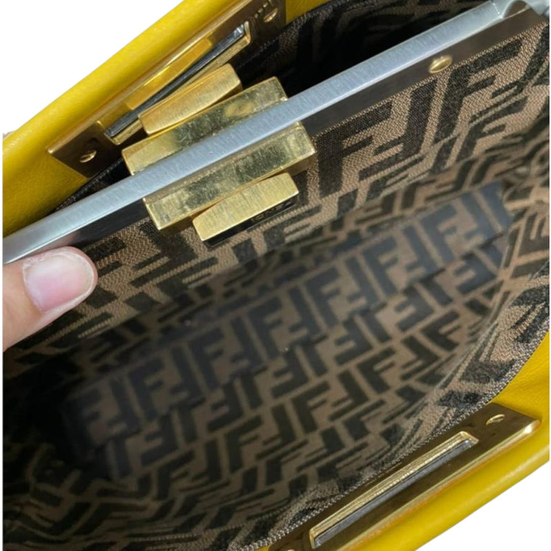 Medium Peekaboo Iconic Yellow SHW