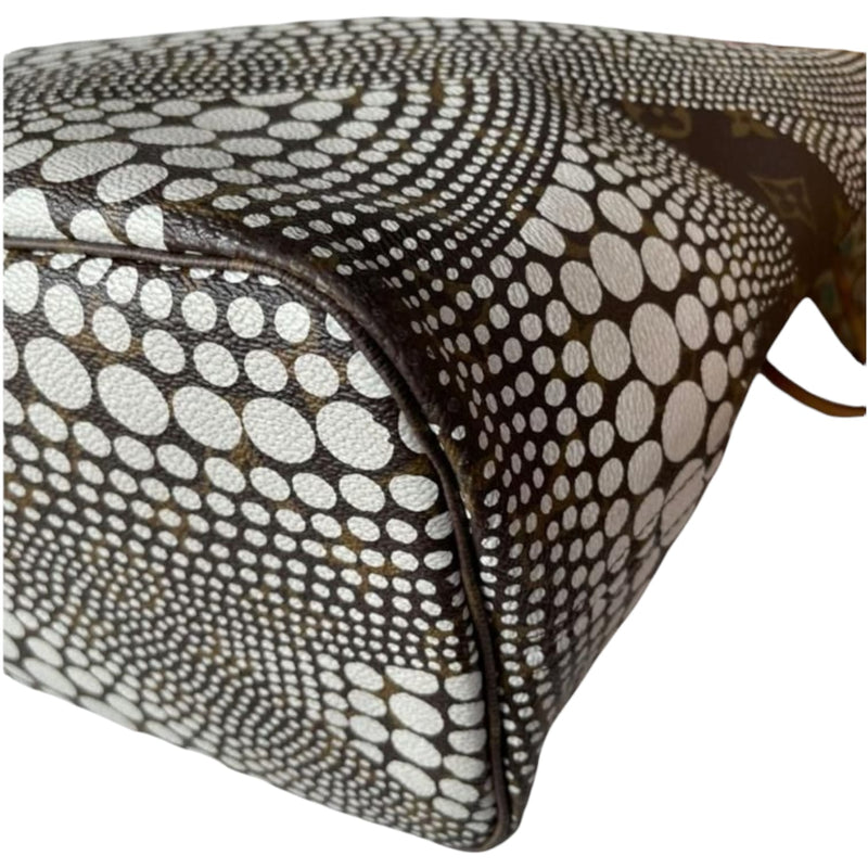 MM Limited Edition Yayoi Kusama Monogram Waves Neverfull White GHW