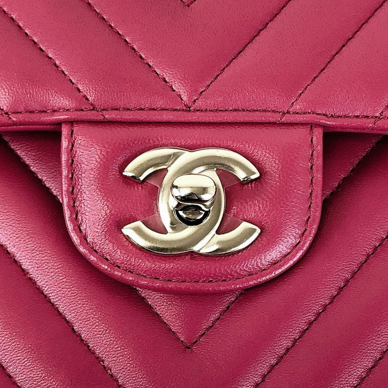 CHANEL Small Gabrielle Bag Chevron Red – REAWAKE