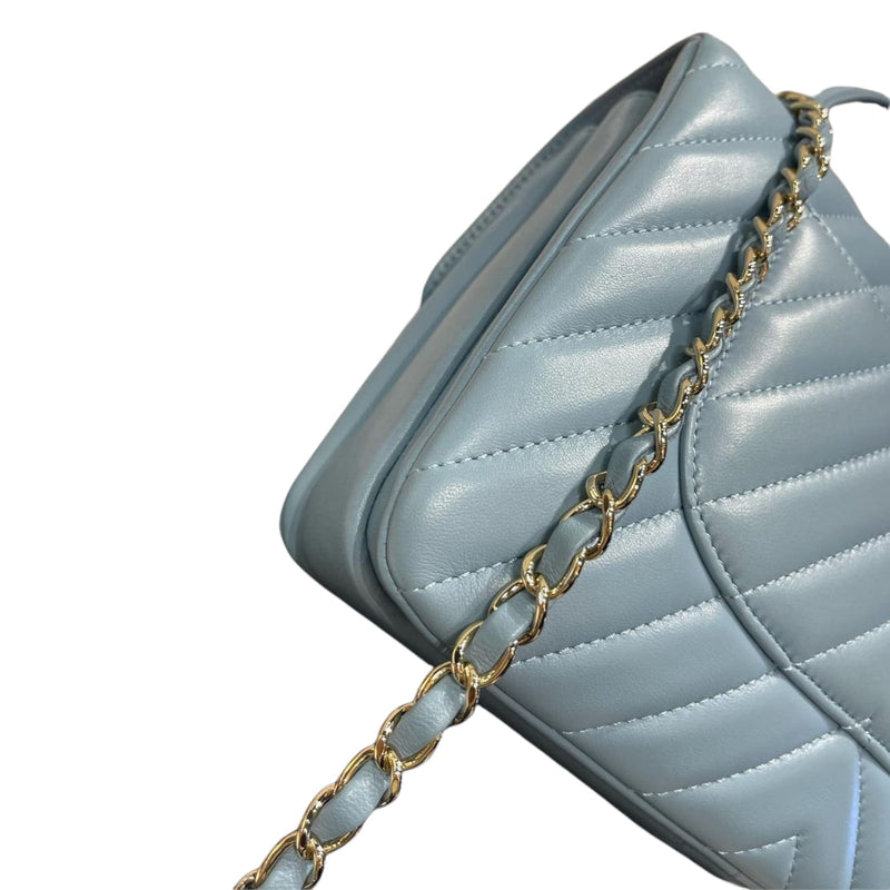 Chanel Classic Medium Flap 19S Iridescent Blue Quilted Lambskin Light Gold  Hardware