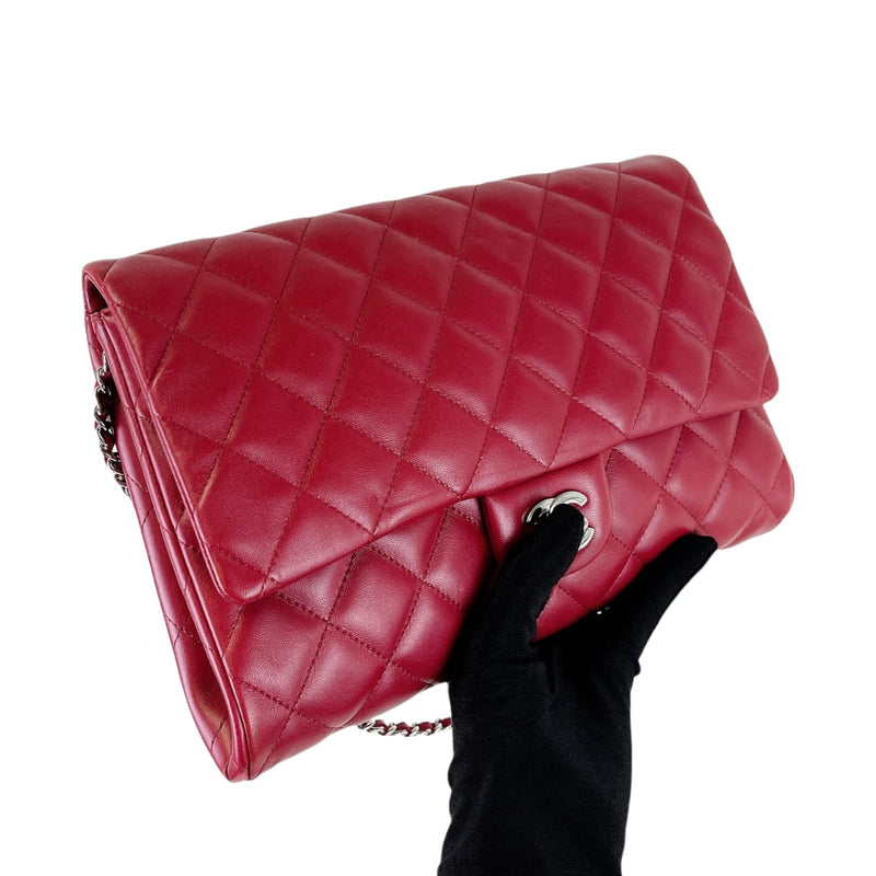 Timeless Clutch in Lambskin Leather Red SHW