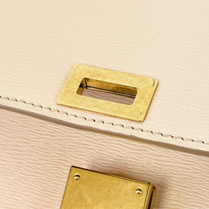 Medium Classic Box Calfskin Liégé Beige GHW