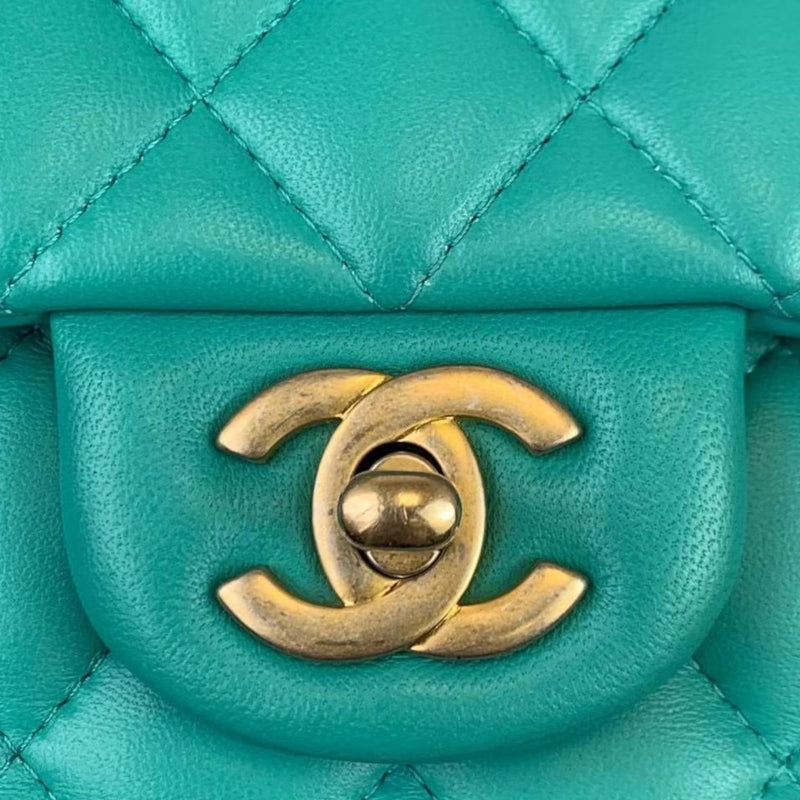 ✖️SOLD✖️ Chanel Pearl Crush Square Mini Flap in 22C Avocado