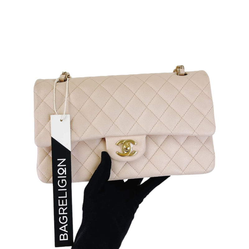 Medium Classic Flap 22c Caviar Beige GHW