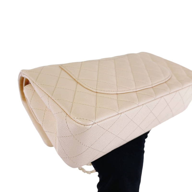 Medium Classic Flap 22c Caviar Beige GHW