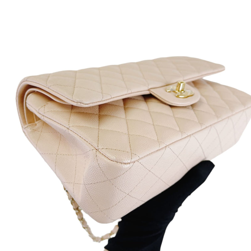 Medium Classic Flap 22c Caviar Beige GHW