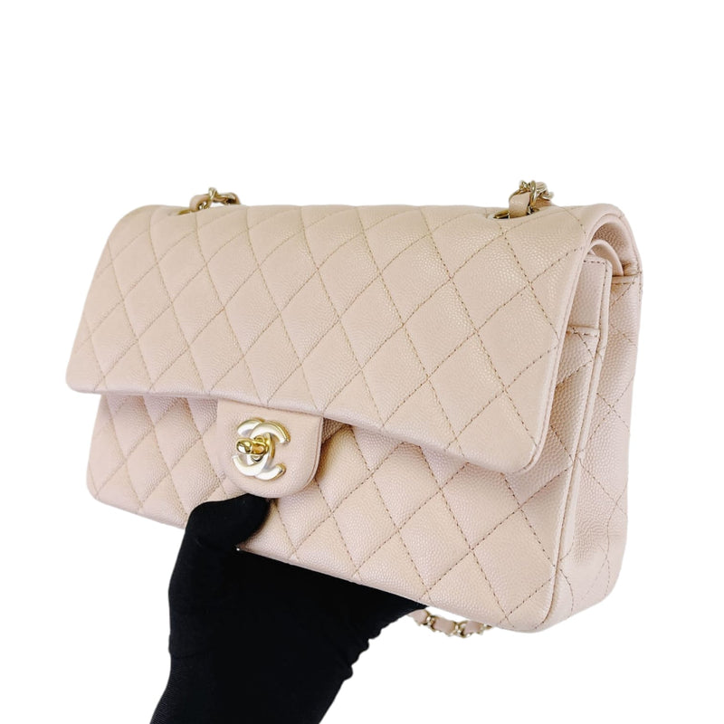 Medium Classic Flap 22c Caviar Beige GHW