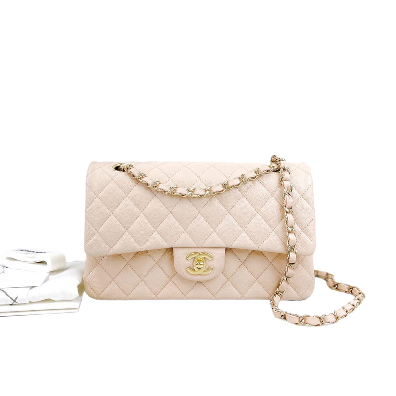 Medium Classic Flap 22c Caviar Beige GHW