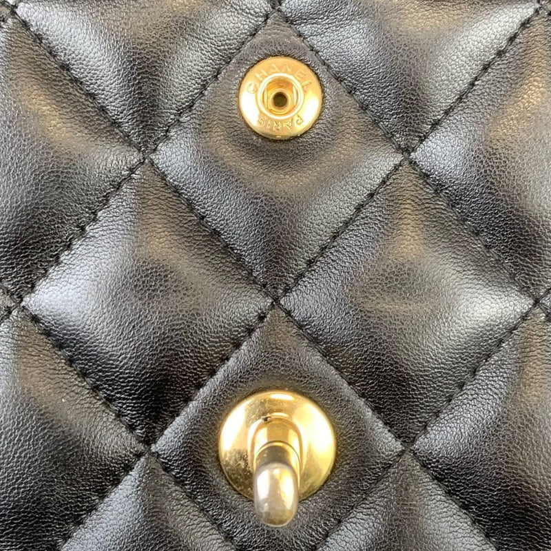 Chanel Classic Snap Card Holder in Chevron Black Lambskin LGHW