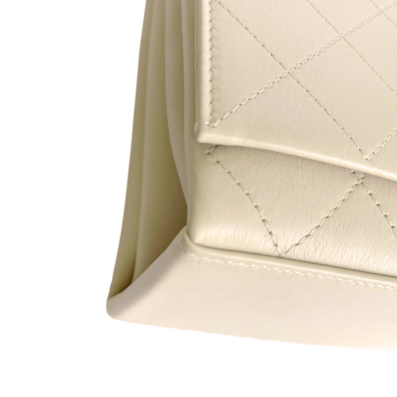 Seasonal SS19 Flap Bag Calfskin Beige GHW