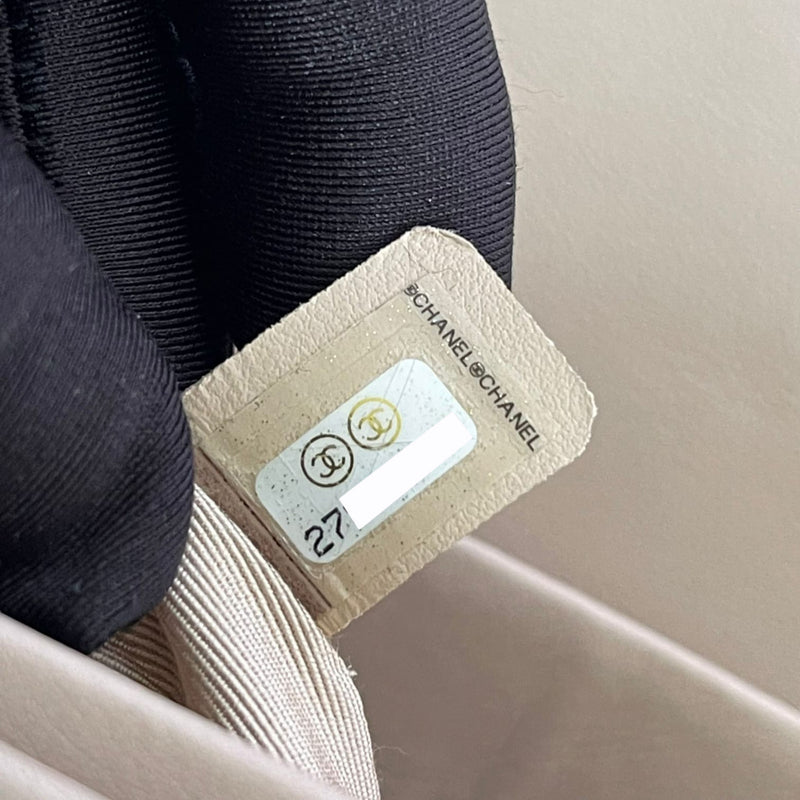 Seasonal SS19 Flap Bag Calfskin Beige GHW