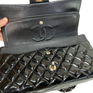 Medium Classic Flap Patent Black SHW