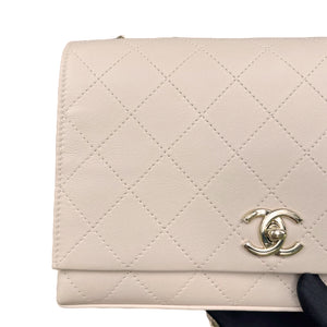 Seasonal SS19 Flap Bag Calfskin Beige GHW
