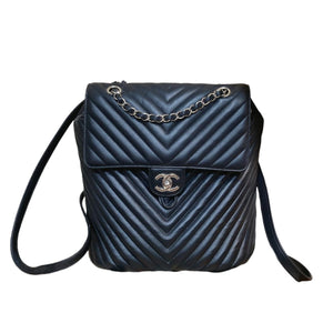 Medium Urban Spirit Backpack Chevron Lambskin Black SHW