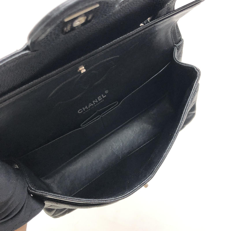 Classic Double Flap Caviar M/L in Black SHW