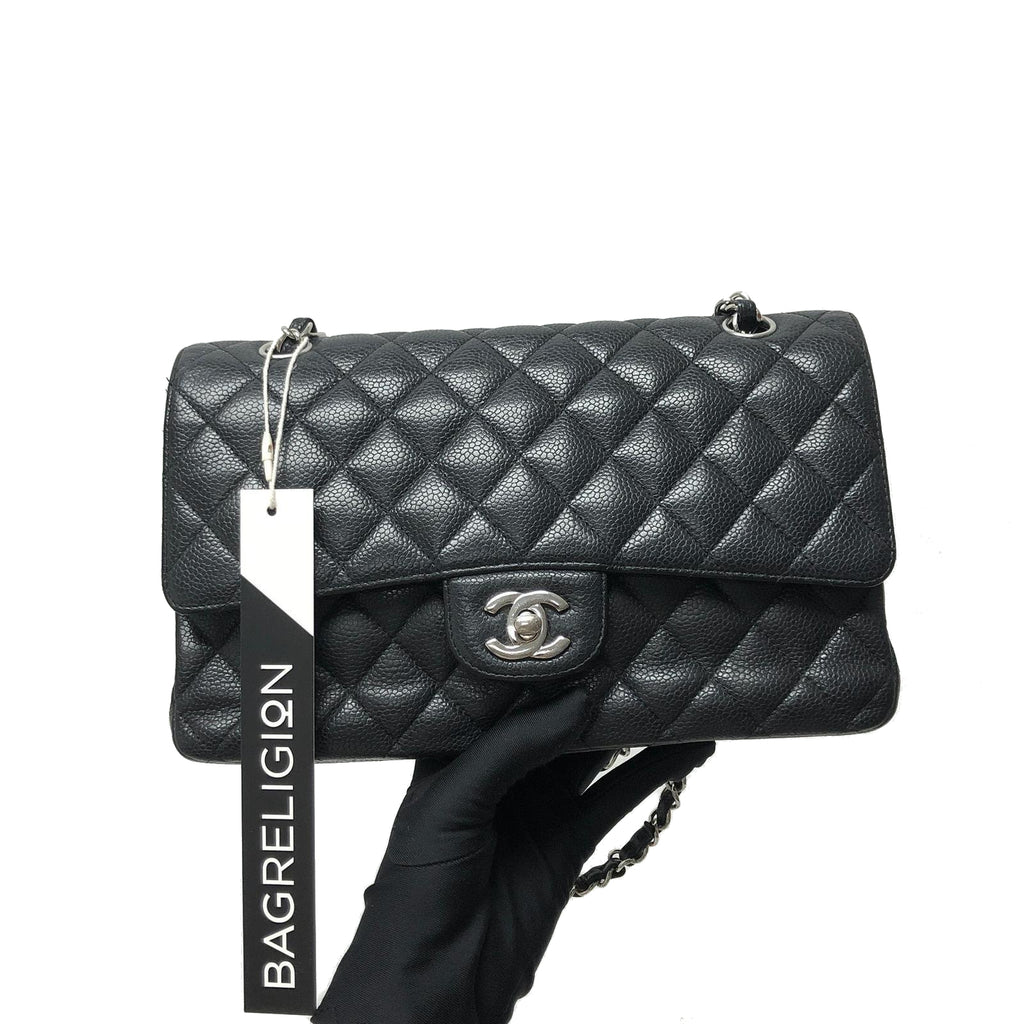 Classic Double Flap Caviar M/L in Black SHW