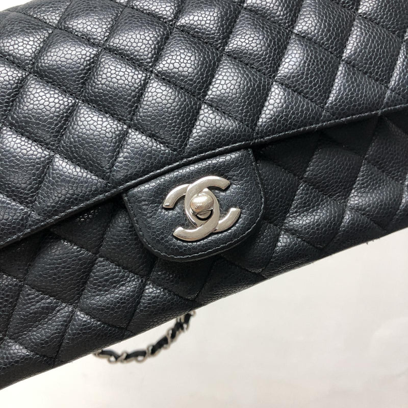 Classic Double Flap Caviar M/L in Black SHW