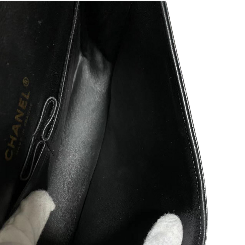 Medium Classic Chevron Calfskin Black GHW