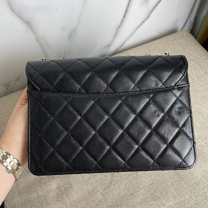 Seasonal Beauty Lock Quilted Lambskin Black LGHW