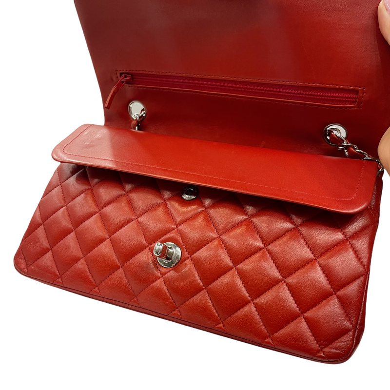 Classic Medium Lambskin Flap Red SHW