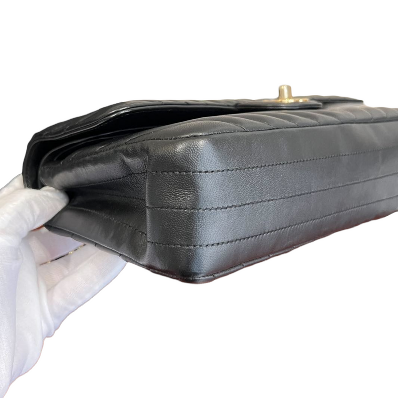 Medium Classic Chevron Calfskin Black GHW
