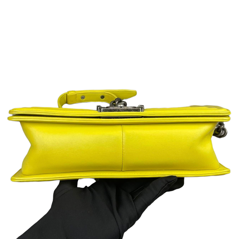 Chevron Boy Old Medium Calfskin Yellow RHW