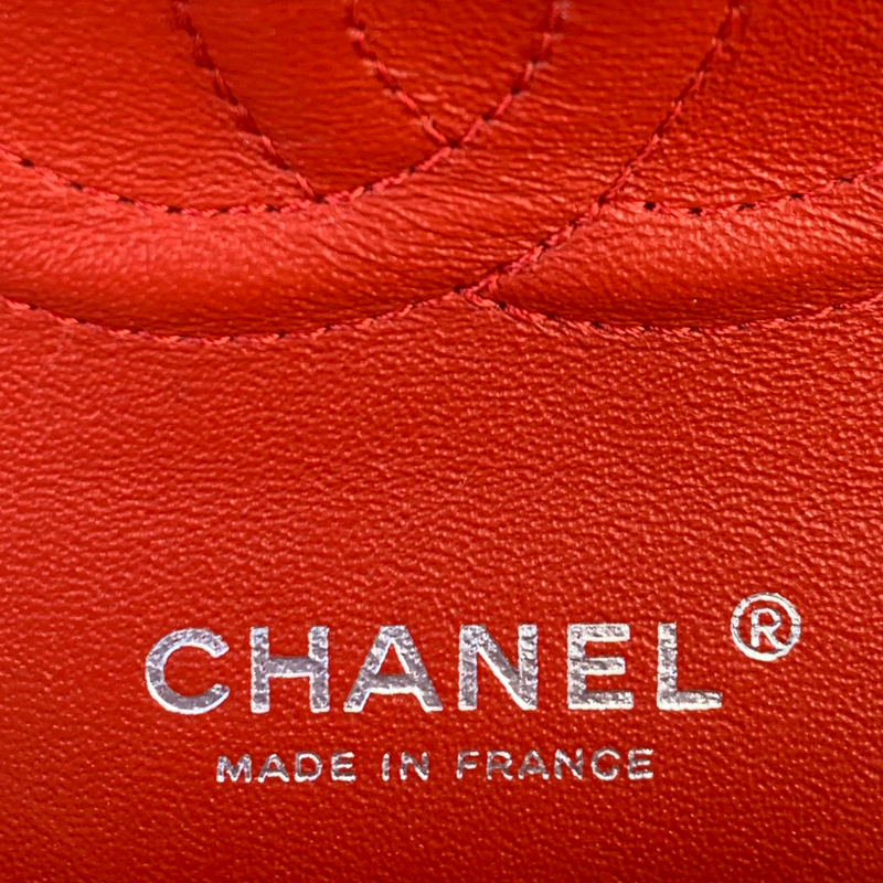 Classic Medium Flap Lambskin Flap Red SHW