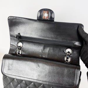 Classic Flap Medium Lambskin Black SHW