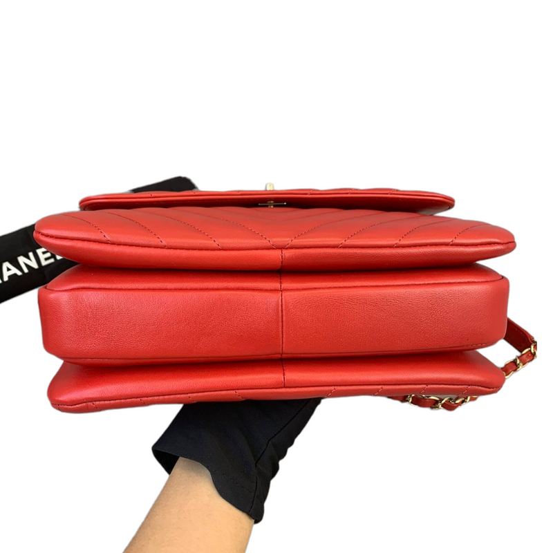 Small Trendy CC Chevron Lambskin Red GHW