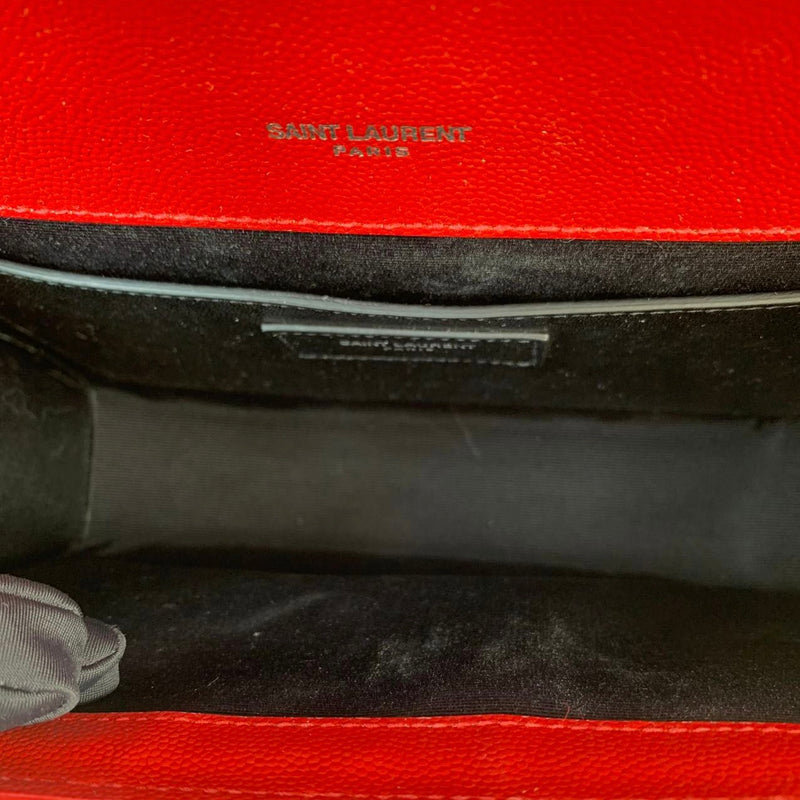 Medium Envelope Grain de Poudre Red GHW