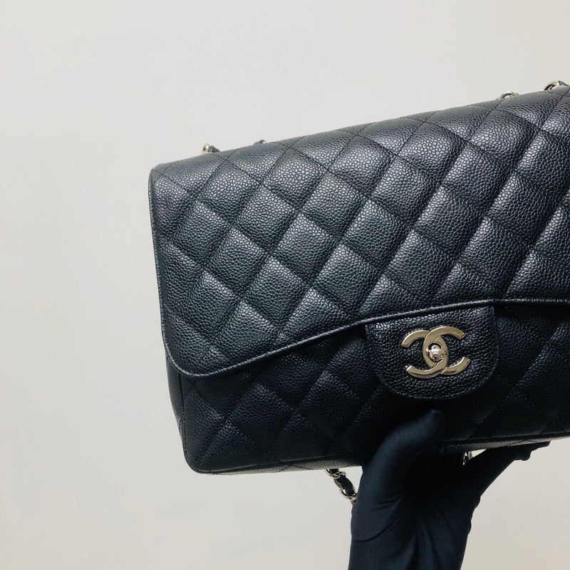 Single Flap Classic Jumbo in Black Caviar with SHW