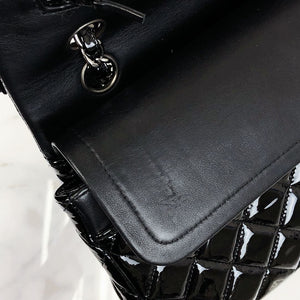 Medium Classic Flap Patent Black SHW