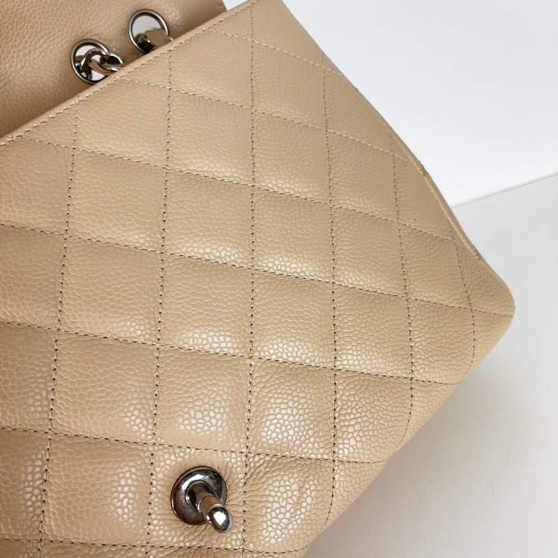 Single Flap Jumbo in Beige Caviar with SHW